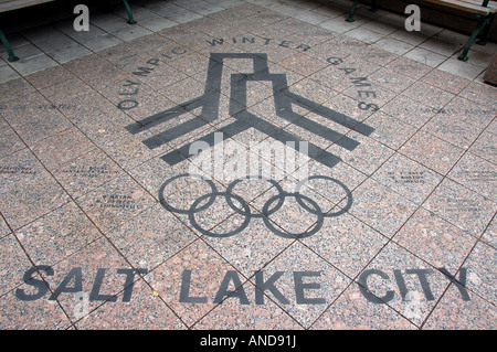 Olympic murale su un marciapiede, Salt Lake City, Stati Uniti d'America Foto Stock
