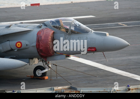 Un aereo militare spagnolo della marina militare Harrier a bordo della portaerei Principe de Asturias Foto Stock