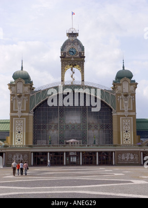 Prumyslovy palac il Palazzo Industriale Vystaviste spazio espositivo Holesovice praga repubblica ceca CZ Europa UE Foto Stock