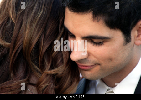 Sposa e lo Sposo ballare il primo ballo del loro ricevimento di nozze Foto Stock