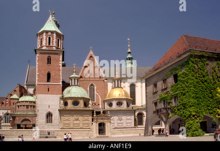 Cattedrale di Wawel e cappella Zygmunt Cracovia Polonia Foto Stock