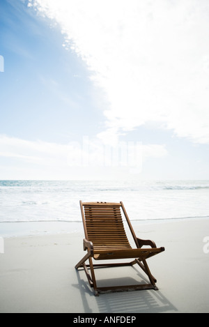 Sedia a sdraio sulla spiaggia Foto Stock