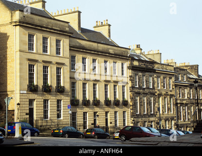 Edimburgo Scozia UK Ottobre di epoca georgiana case a schiera in Glenfinas Street di Charlotte Square Foto Stock