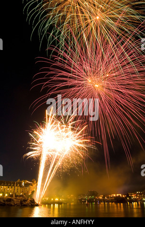 Fuochi d'artificio, Canada giorno, Victoria Harbour, l'isola di Vancouver, British Columbia, Canada. Foto Stock