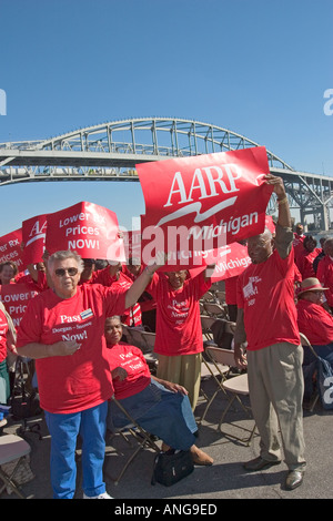 I cittadini anziani Rally per il diritto di importare farmaci a basso costo provenienti dal Canada Foto Stock