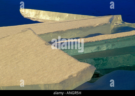 Dettaglio di ghiaccio sul lago Superiore nei pressi di Rossport, Ontario, Canada. Foto Stock