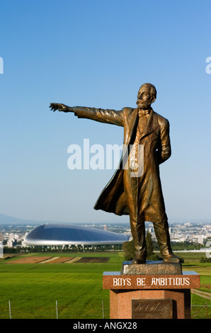 Statua di Dr William Clark S con la famosa frase "Boys essere ambiziosi" in Hitsujigaoka Sapporo Giappone Foto Stock