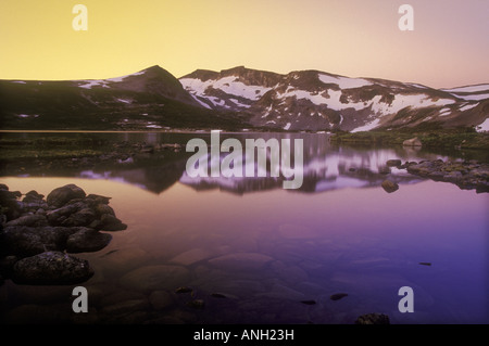 Lago alpino, Tweedsmuir Park, British Columbia, Canada. Foto Stock