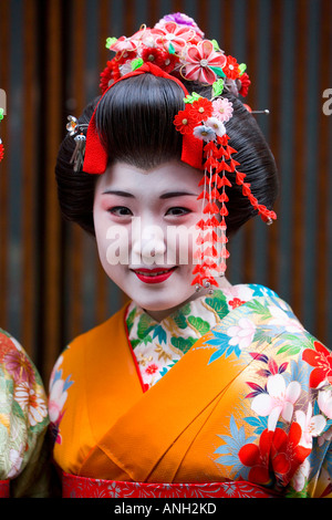 Maiko (apprendista geisha), il quartiere di Gion, Kyoto, Giappone Foto Stock