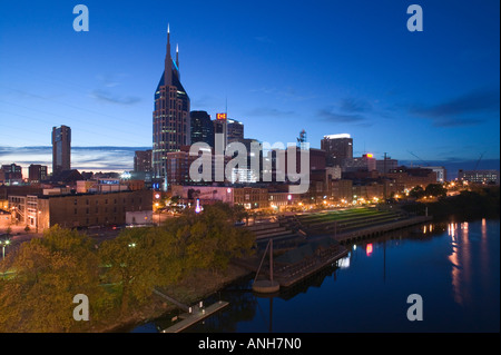 Downtown along Cumberland River, Nashville, Tennessee, USA Foto Stock