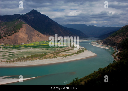 Cina, prima ansa del fiume Yangzi ,nella provincia dello Yunnan, Foto Stock