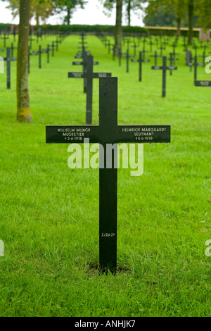 Fricourt WW1 Cimitero tedesco nella Somme vicino a Albert in Francia Foto Stock