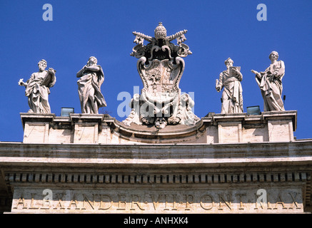 Roma Lazio, Italia Basilica di San Pietro città del Vaticano. Piazza San Pietro, Palazzo Papale. L'Europa dell'UNESCO Foto Stock