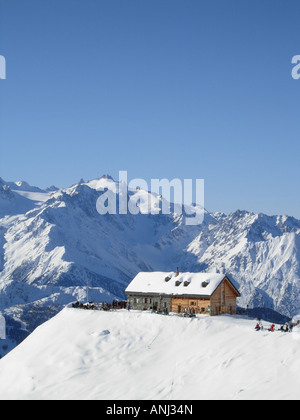 Cabane Mont Fort rifugio di montagna e ristorante fuori della tiratura principale di La Chaux da Col de Gentianes Verbier svizzera Foto Stock