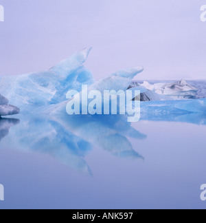 Iceberg la fusione Jokulsarlon Breidamerkurjokull Islanda Foto Stock