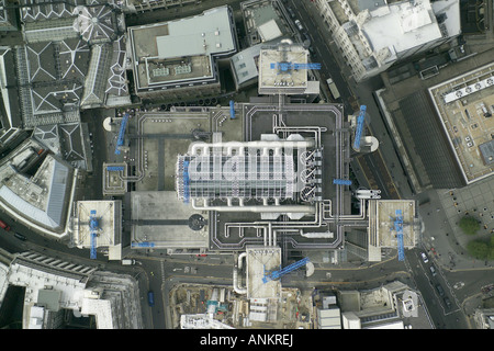 Vista aerea del Lloyds of London edificio, prese verticalmente sopra la città di Londra edificio di riferimento Foto Stock