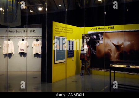 Hacienda fac 51 nightclub exhibition urbis Manchester Regno Unito cultura manchester t-shirts Foto Stock