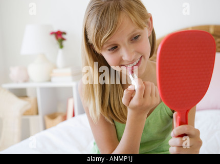 Ragazza adolescente rossetto Foto Stock