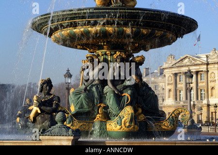 Fontana ornamentale di Place de la Concorde Parigi Francia Foto Stock