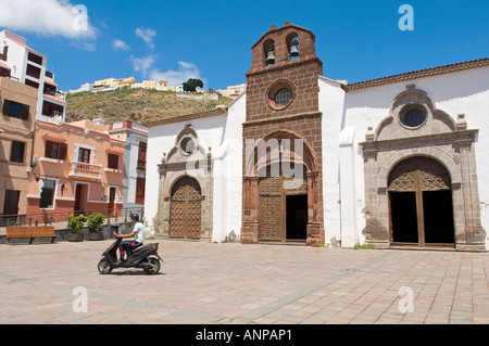 La Gomera, isole Canarie. La Iglesia de la Asunción nel centro della città vecchia di San Sebastian. Fine porte gotiche e la facciata Foto Stock