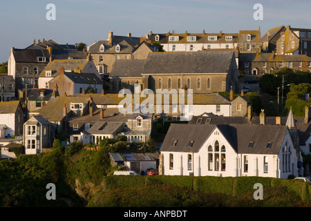 Vista attraverso il porto di Port Isaac in North Cornwall l'impostazione di ITV serie s Doc Martin Foto Stock