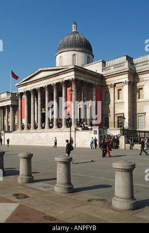 National Gallery Art Museum ingresso principale originale e colonnato sull'atrio che si affaccia su Trafalgar Square nella City of Westminster London England UK Foto Stock