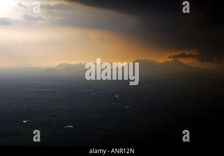 Vista panoramica dalla cima del monte Abu, India Foto Stock