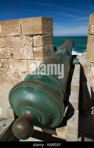 Il Marocco, Costa Atlantica, Essaouira: Skala de la Ville mare bastione, XVIII secolo cannoni Foto Stock