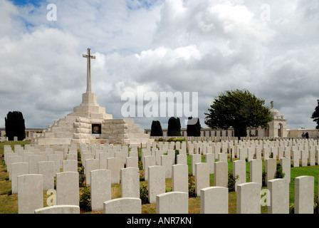 Tyne Cot. Il Britannico più grande cimitero di guerra in tutto il mondo si trova a sud ovest di Passchendaele Foto Stock