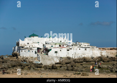 Il Marocco, Costa Atlantica, Casablanca . Marabutto di Sidi, Abd, er, Rahmane / tomba e luogo di pellegrinaggio sull'Ain Diab beach Foto Stock