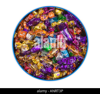 Cadbury Roses cioccolatini in una teglia Foto Stock