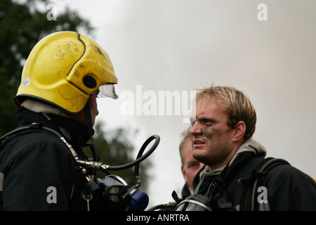 Incendio al Nelson Stanley Scrapyard Poole Dorset England Regno Unito Foto Stock