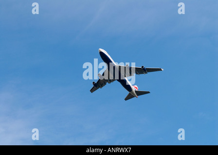 British Airways volo in aereo decollare dall aeroporto di Heathrow Londra Inghilterra Foto Stock