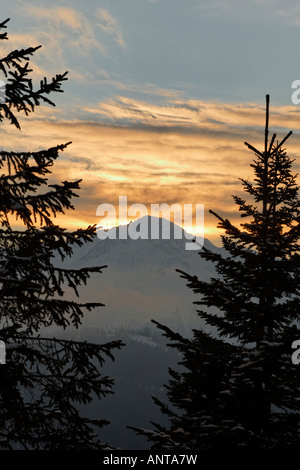 Il tramonto visto da Raither Alm al di sopra di Seefeld, vicino a Innsbruck in Tirolo, Austria Foto Stock