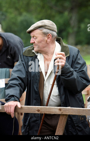 Hill Pastore presso l annuale Muker agricoltura mostra Muker Swaledale Yorkshire Dales Inghilterra Foto Stock