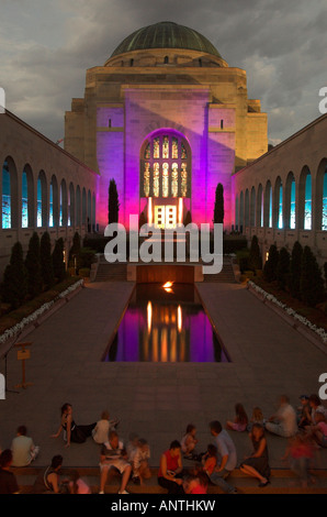 Australian War Memorial di notte Foto Stock