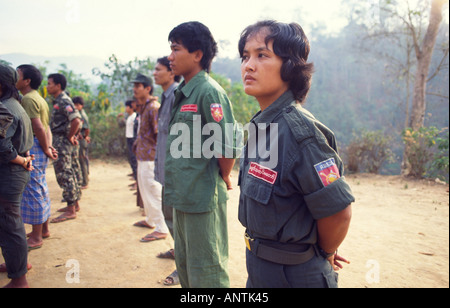 Femmina combattente ABSDF Manerplow Kawtholei Birmania Foto Stock