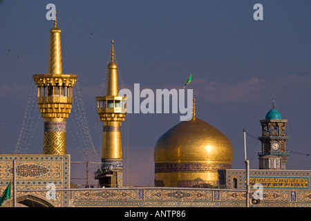 L'impressionante Imam Reza Mausoleo nel tardo pomeriggio Mashhad Iran Foto Stock