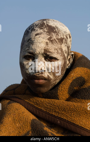 Xhosa boy in periodo di inizio dopo la circoncisione, caffè Bay, Costa Selvaggia, Capo orientale, Sud Africa Foto Stock