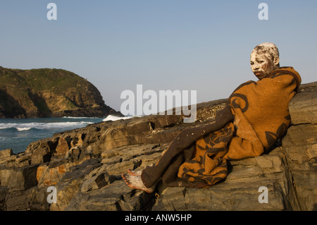 Xhosa boy in periodo di inizio dopo la circoncisione, caffè Bay, Costa Selvaggia, Capo orientale, Sud Africa Foto Stock