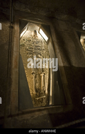 GUATEMALA ANTIGUA Convento cripte nelle rovine di ex convento dei frati domenicani Foto Stock