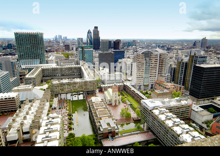 Vista del Barbican da lauderdale tower Londra Inghilterra Regno Unito città quartiere delle finanze panoramic Foto Stock