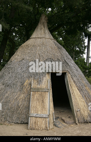 Capanno fatto di reed in open-air museum di Kluki, Polonia, Pomerania, Kluki Foto Stock