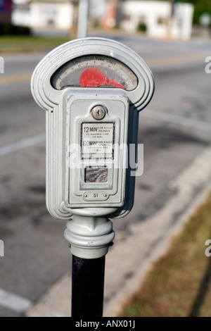 Parcheggio metro in un piccolo borgo rurale in Carolina del Sud. Foto Stock