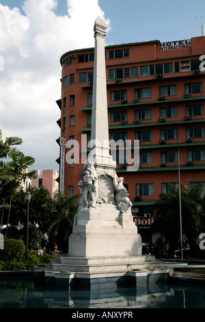 Vigili del fuoco caduti memorial presso il Plaza 5 de Mayo area della Città di Panama Foto Stock