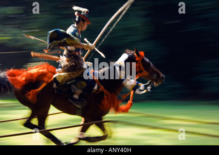 Giappone, isola di Honshu, Tokyo. Cavallo tiro con l'Arco 'Yabusame' concorrenza. Foto Stock