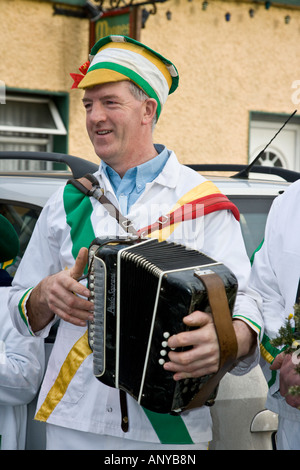 Membro della tradizionale Natale Wren Boys Parade, County Limerick, Irlanda Foto Stock