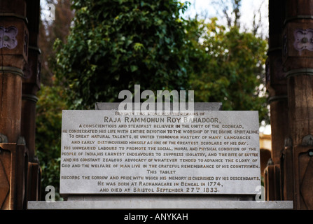 Iscrizione presso la tomba di Raja Rammohun Roy Bahadoor Arnos Vale Cimitero Bristol Foto Stock