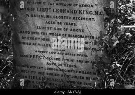 Tomba a Arnos Vale cimitero piange la perdita dei due figli durante il WW1 Bristol Inghilterra Foto Stock