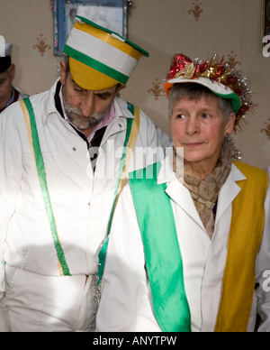 Membri del tradizionale Natale Wren Boys Parade, County Limerick, Irlanda Foto Stock